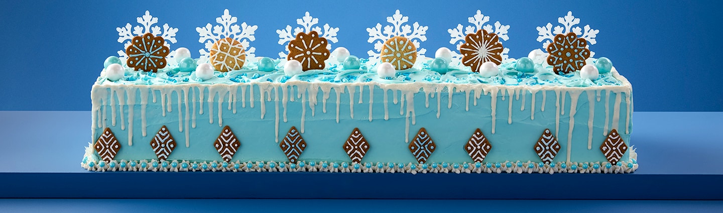 Transform Your Holiday Table with Long Cake Centerpieces