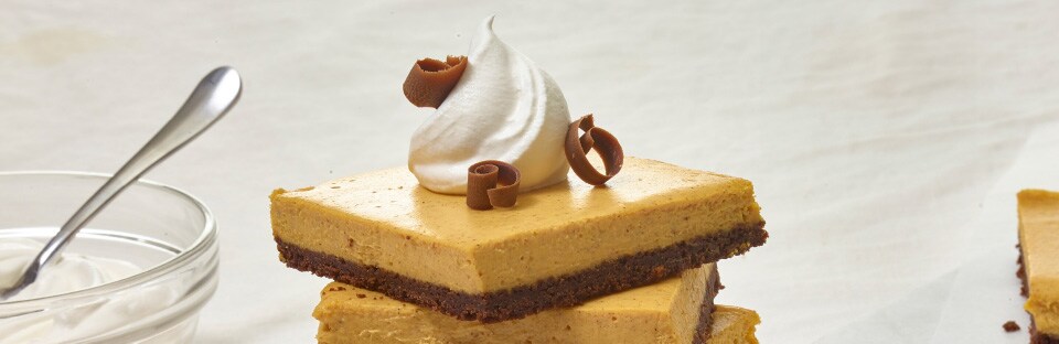 Chai-Spiced Pumpkin Cheesecake Bars