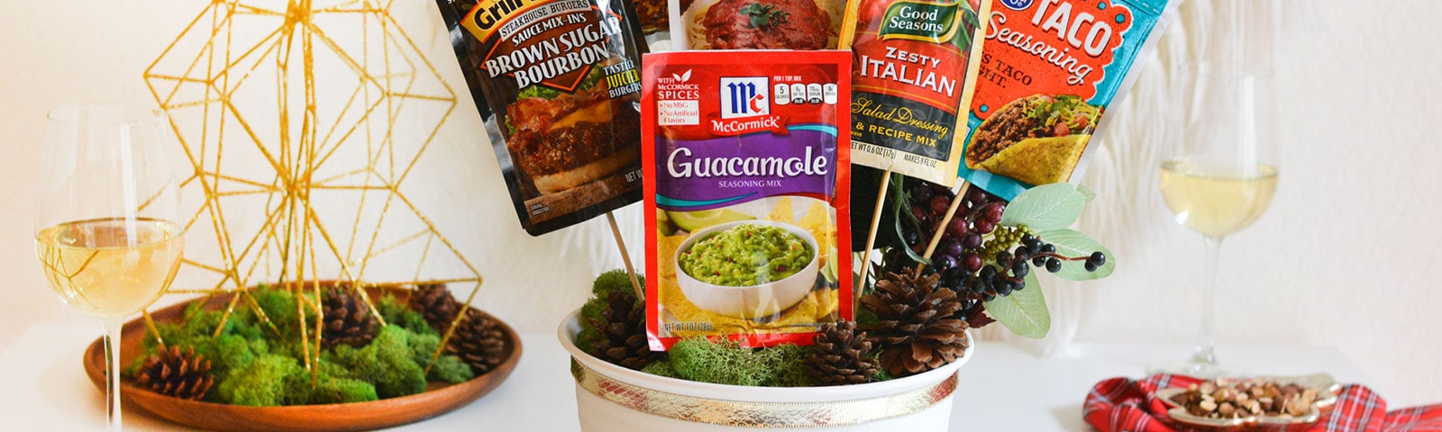 Gift baskets filled with different seasonings Gift baskets filled with different seasonings